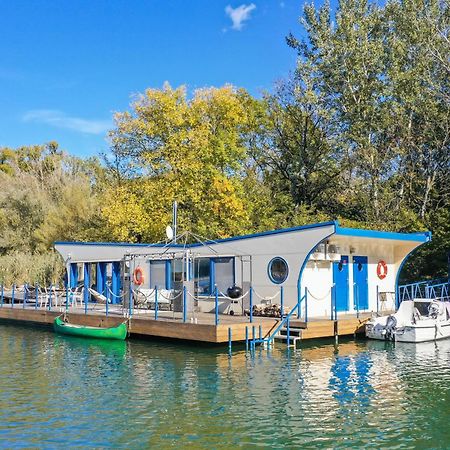 ברטיסלאבה Ocarujuci Houseboat Na Dunaji מראה חיצוני תמונה