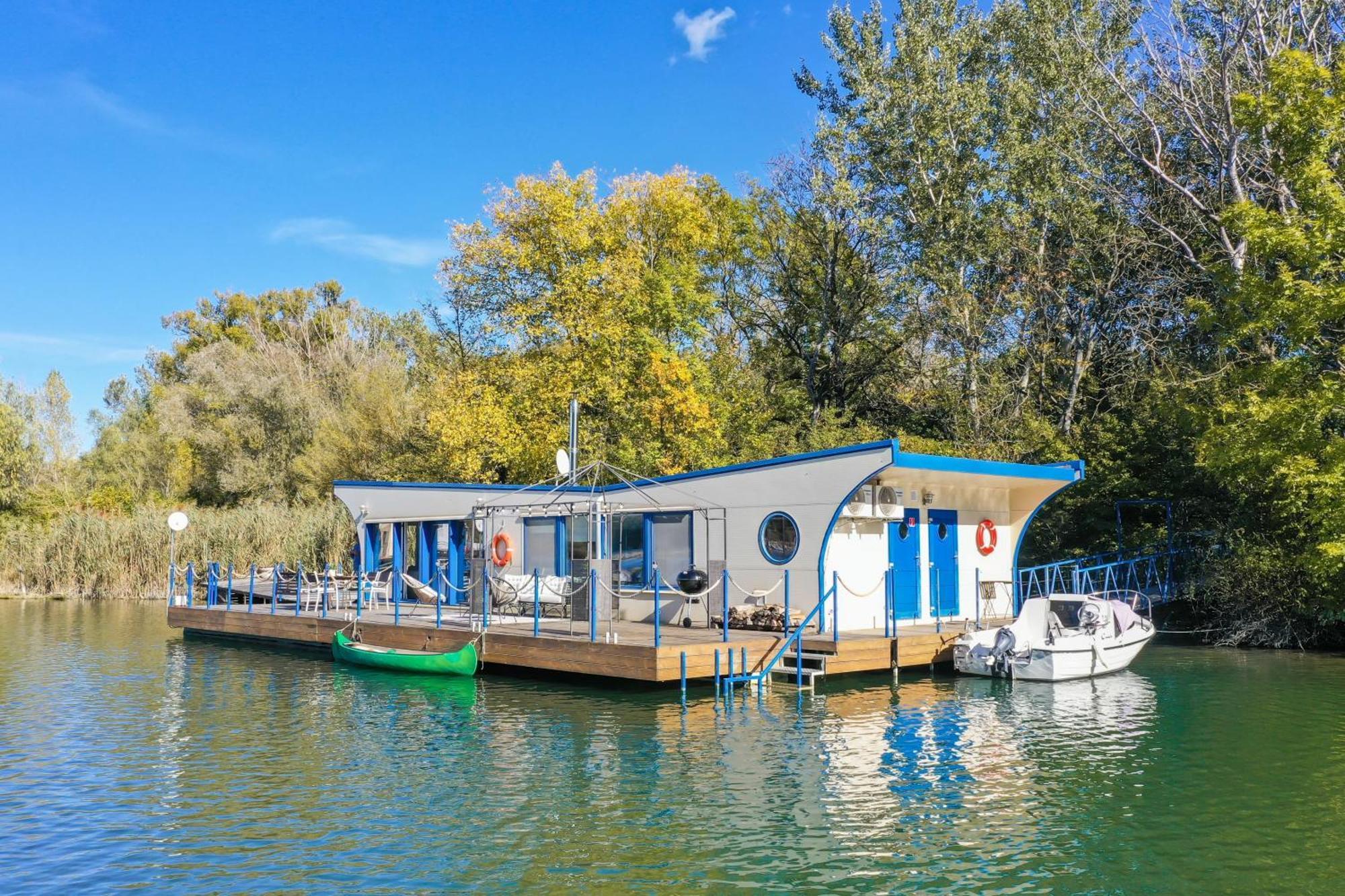 ברטיסלאבה Ocarujuci Houseboat Na Dunaji מראה חיצוני תמונה