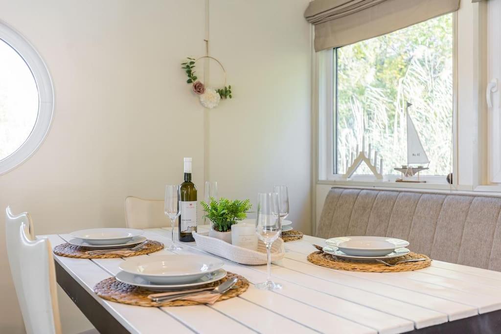 ברטיסלאבה Ocarujuci Houseboat Na Dunaji מראה חיצוני תמונה