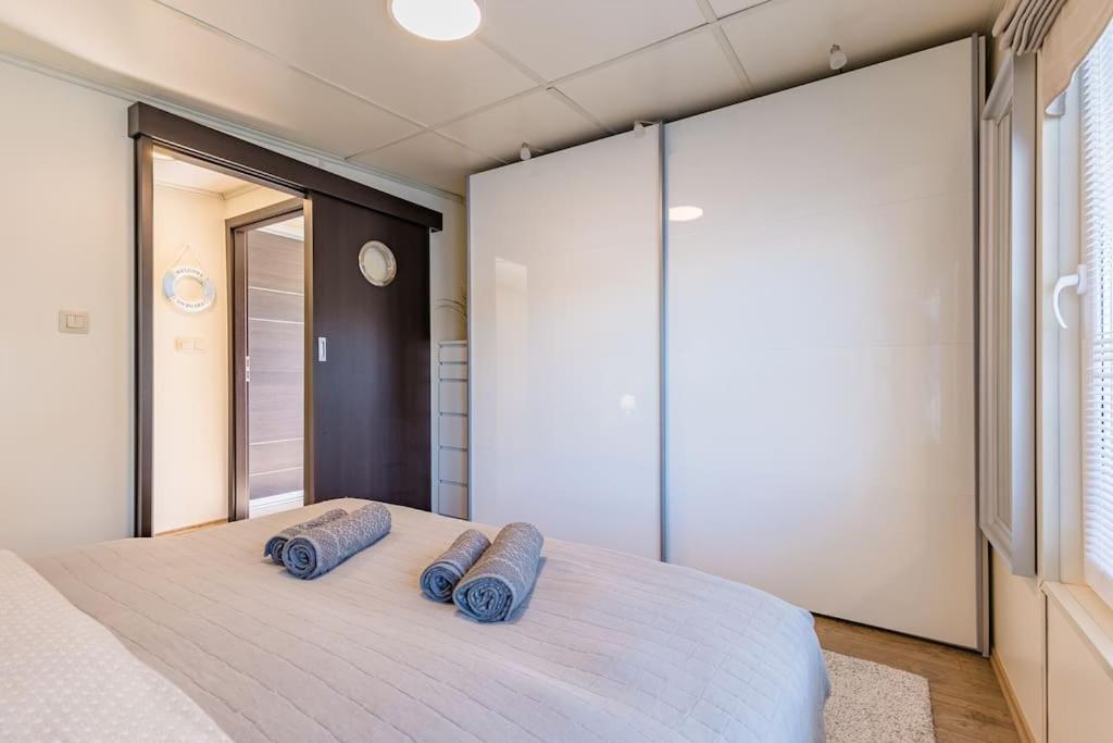 ברטיסלאבה Ocarujuci Houseboat Na Dunaji מראה חיצוני תמונה