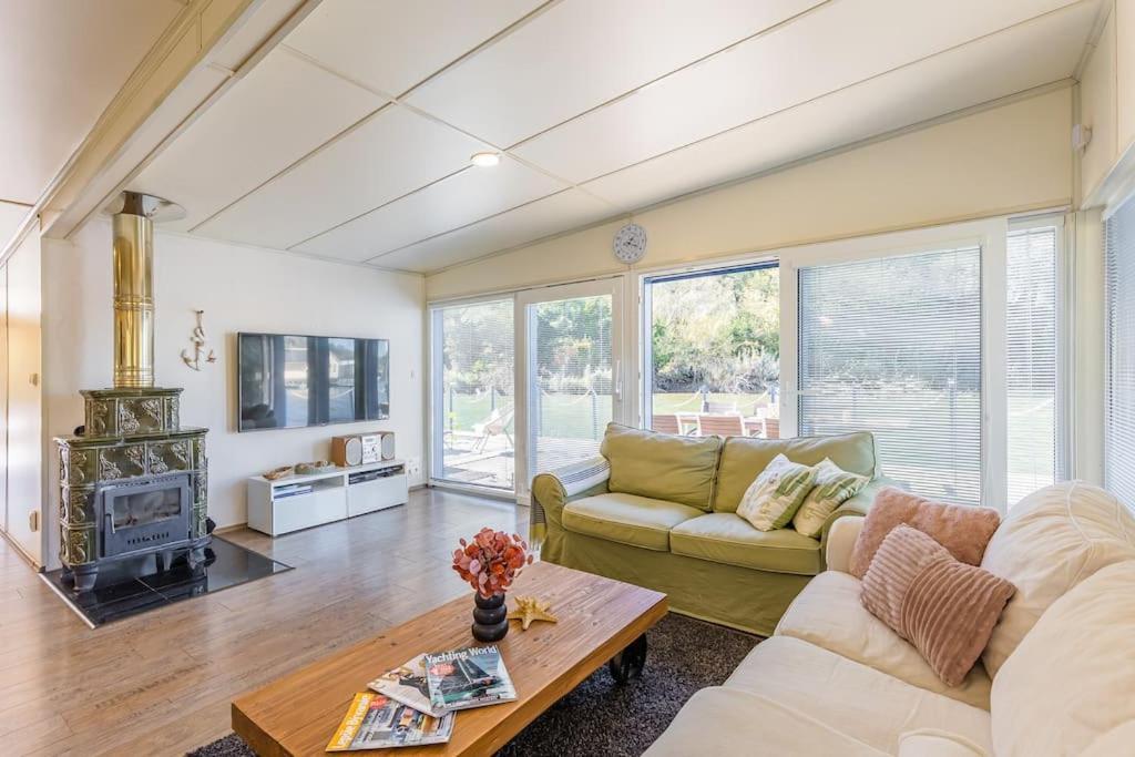 ברטיסלאבה Ocarujuci Houseboat Na Dunaji מראה חיצוני תמונה