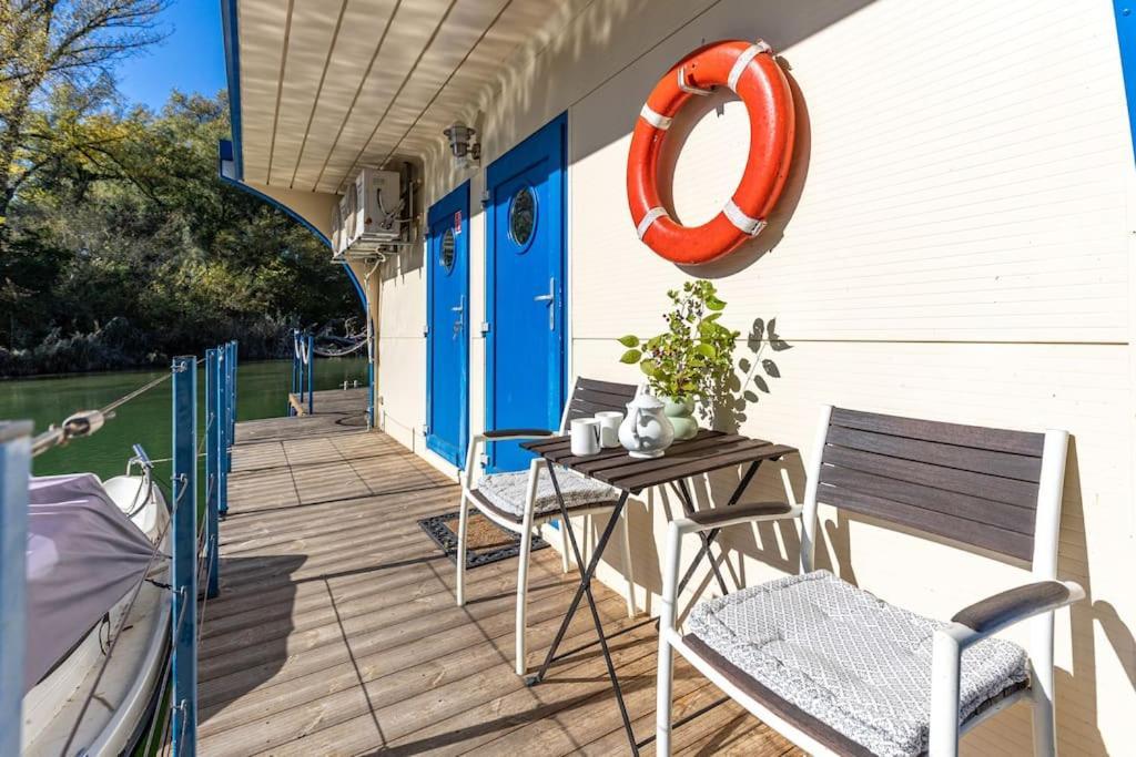 ברטיסלאבה Ocarujuci Houseboat Na Dunaji מראה חיצוני תמונה