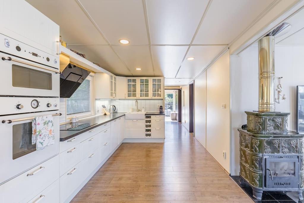ברטיסלאבה Ocarujuci Houseboat Na Dunaji מראה חיצוני תמונה
