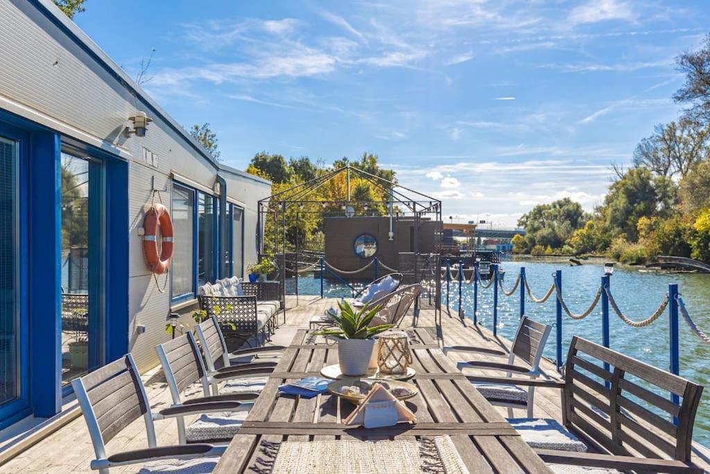 ברטיסלאבה Ocarujuci Houseboat Na Dunaji מראה חיצוני תמונה