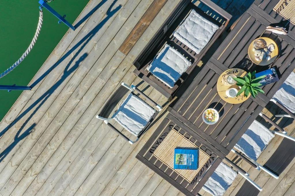 ברטיסלאבה Ocarujuci Houseboat Na Dunaji מראה חיצוני תמונה