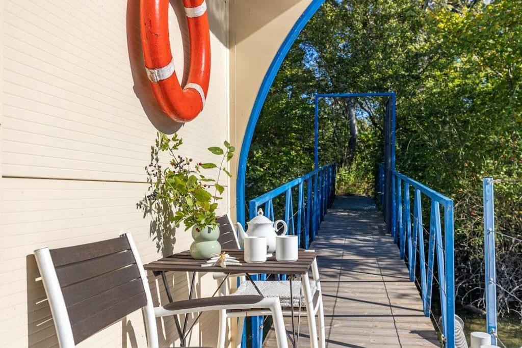ברטיסלאבה Ocarujuci Houseboat Na Dunaji מראה חיצוני תמונה